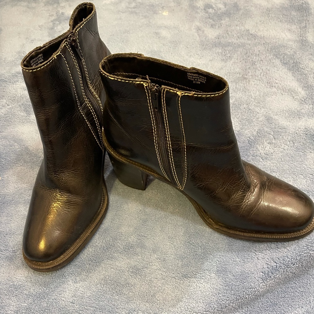 Matisse Black Leather Heeled Bootie Size 8.5
